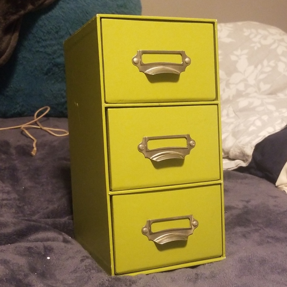 Desk organizer